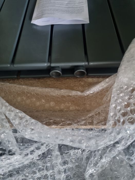 Grzejnik Vertical podwójny 1847W 180x52 kolor grafitowy 1000zł