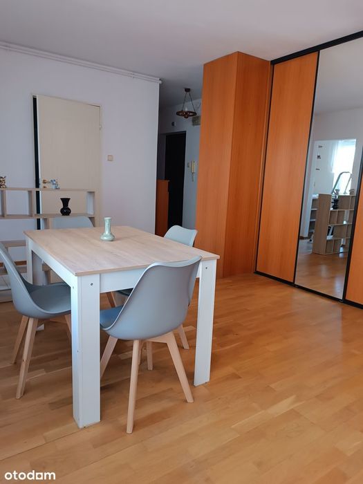 Przytulne mieszkanie z balkonem w Pruszkowie