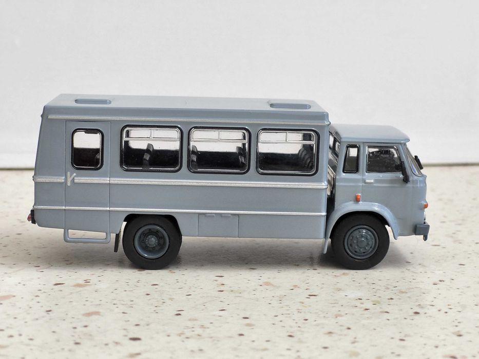 Star Osinobus, skala 1:72