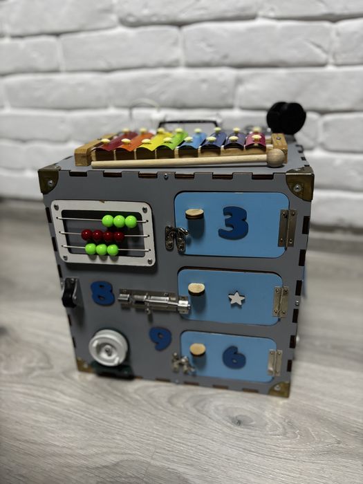 Бизи куб бизиборд бизикуб