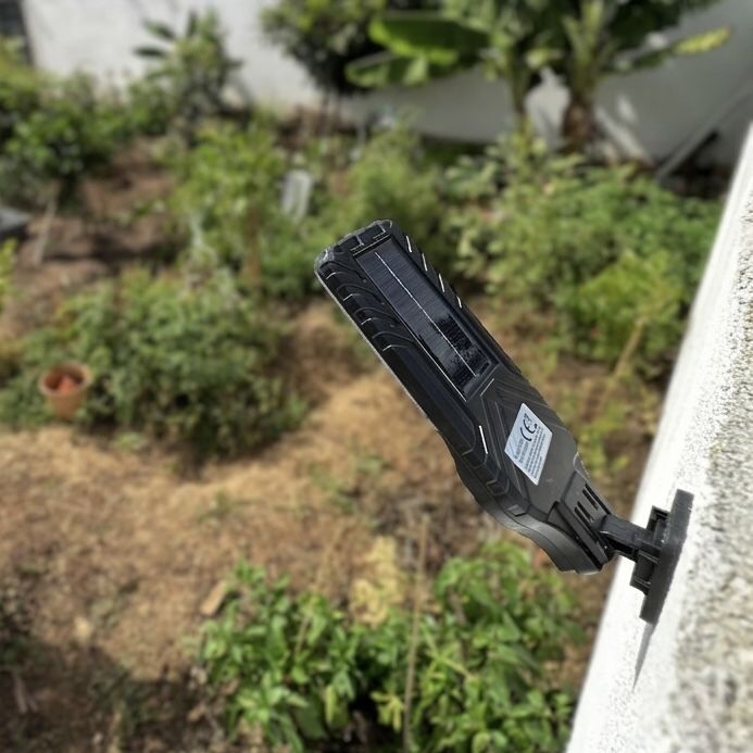Luminária LED solar para exterior