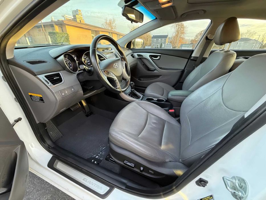 Hyundai Elantra Limited      2015