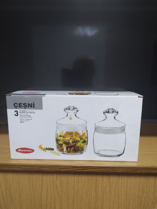 Банки для сипучих продуктів.