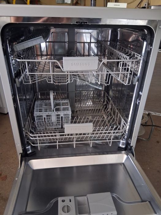 Máquina de lavar loiça Samsung