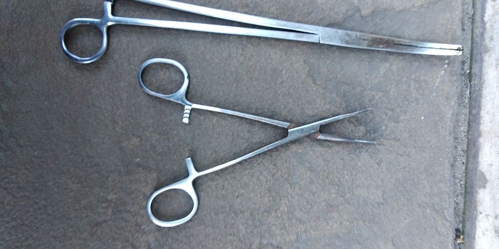 Медицинские зажимы.