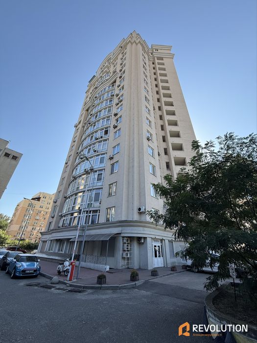 Без%, 3 кімн квартира вул. Дмитрівська 82, центр , метро, Лукʼянівська