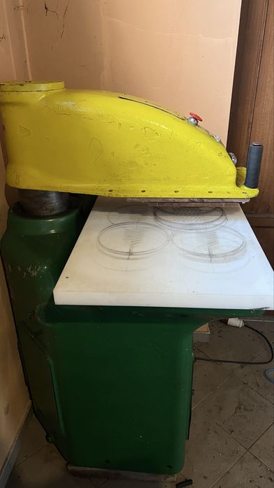 Гідравлічний вирубний пресс Svit