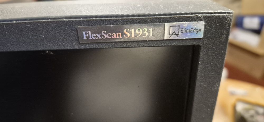 Monitor eizo FlexScan S1931 19 cali do fotografii oborotowy