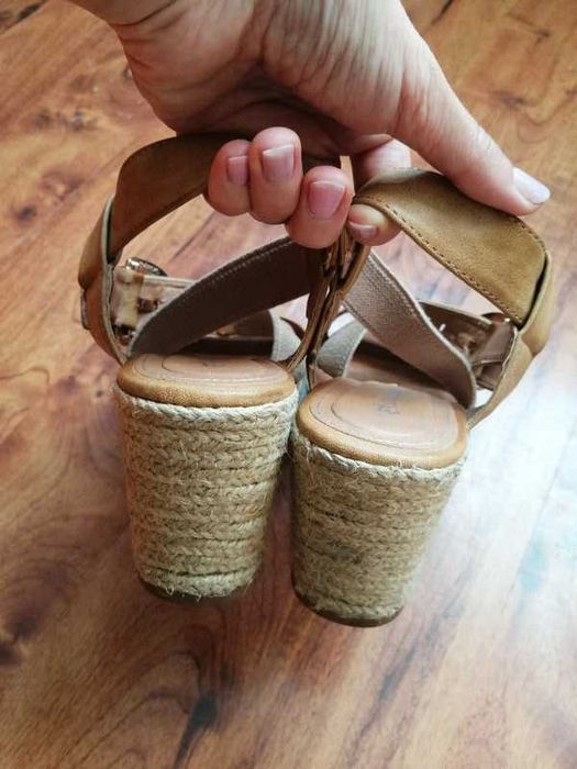 Sandały na koturnie TU 38 espadryle