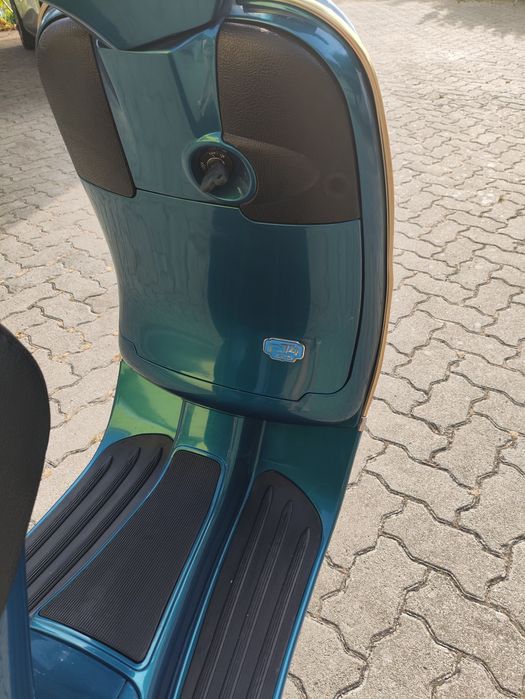 Scooter Vespa Piaggio ET4 125cc (M04)