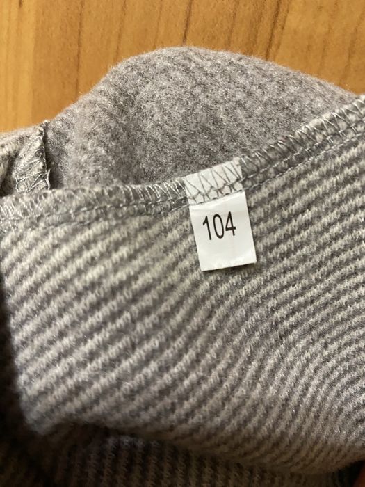 Продам стильний та теплий дитячий сарафан.