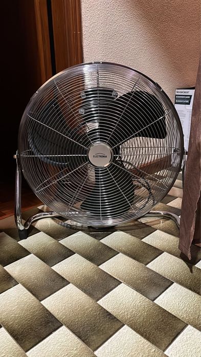 Ventilador / Ventoinha - como nova com caixa