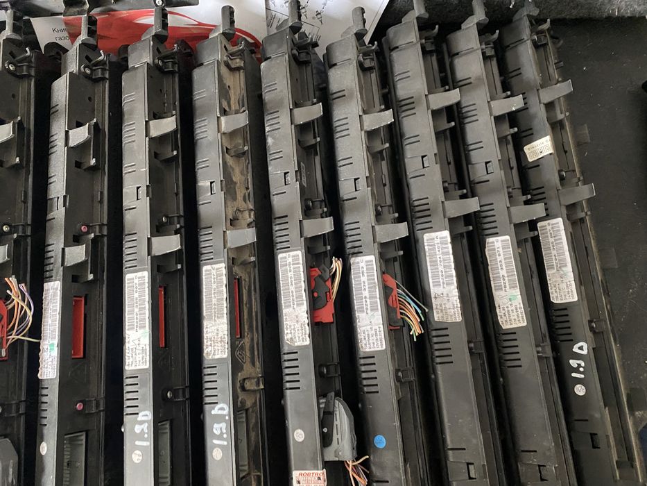 Панель Приборки Рено Reno Scenik 2