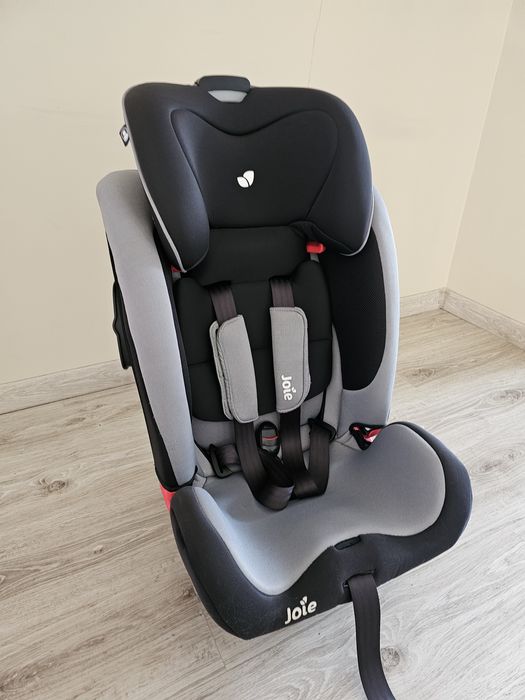 Foteliki Joie 9-36kg, isofix, uchwyty na picie, wkładka