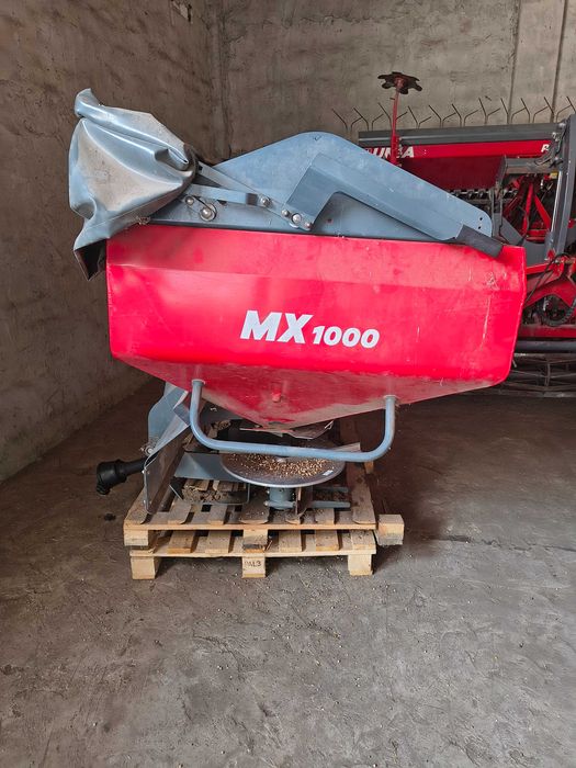 Sprzedam rozsiewacz Unia mx1000