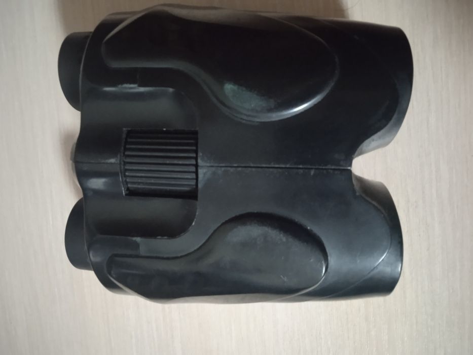 Продам бенокль. В гарному стані