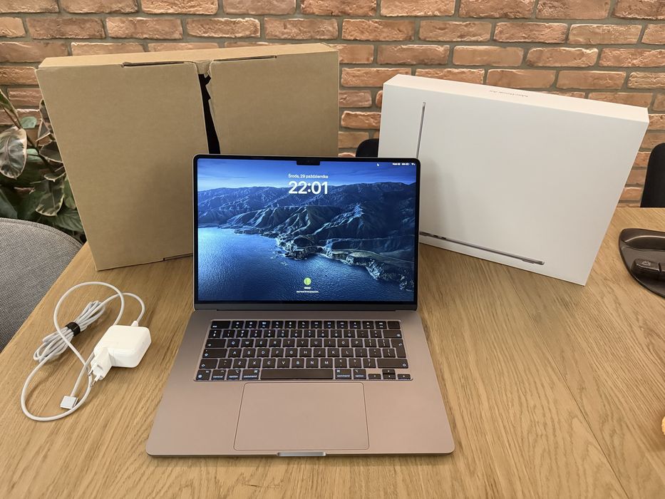 Macbook Air 15 M2 8/512 GB Space Gray + gratis etui Tech Protect