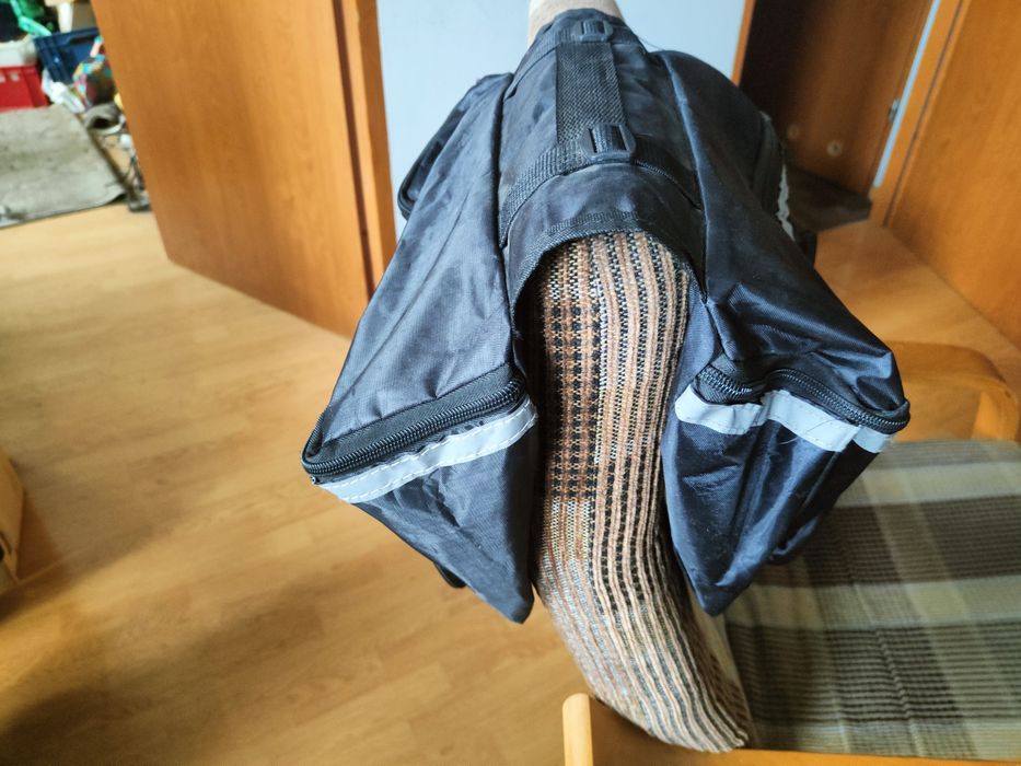 Podwójna torba rowerowa na tylny bagażnik. z wodoodpornego poliestru