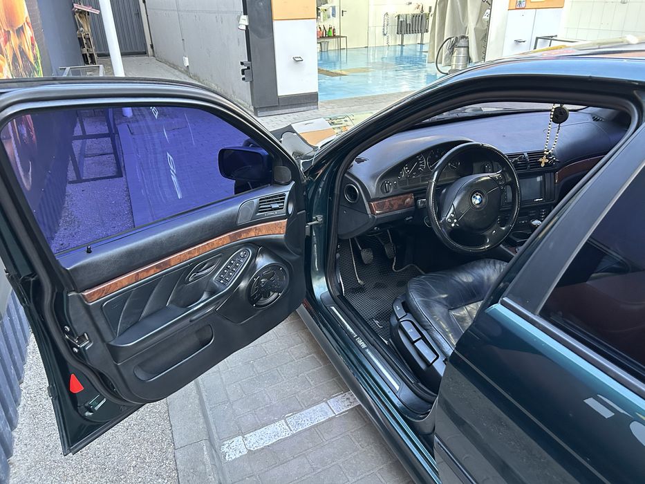 Продам  BMW  E39