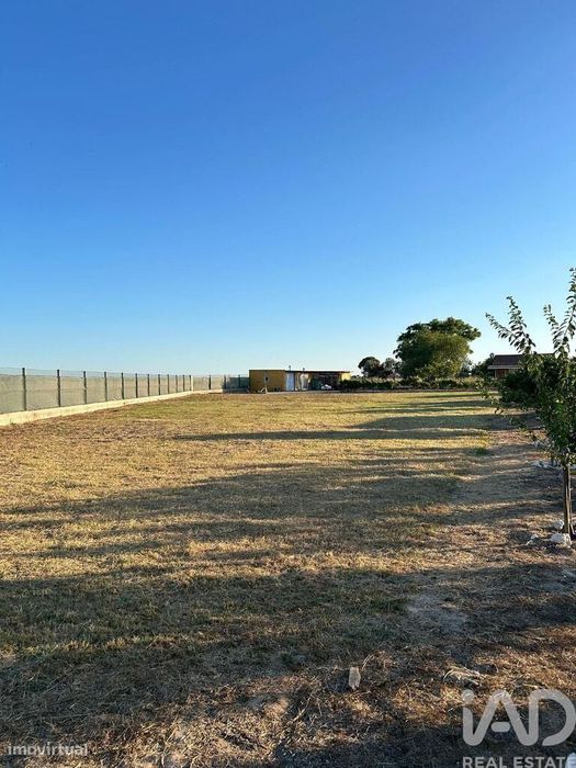 Quinta T2 em Benfica do Ribatejo de 200 m2