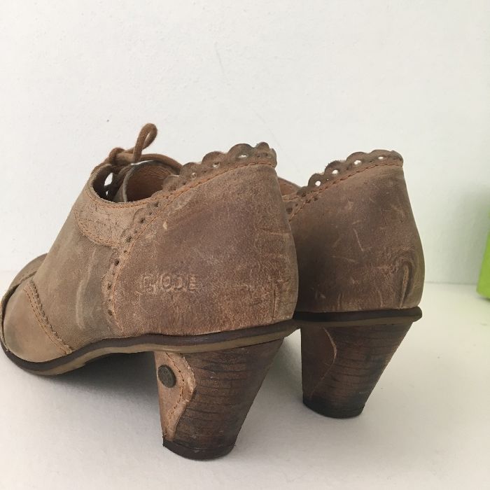 Sapatos de pele Dkode