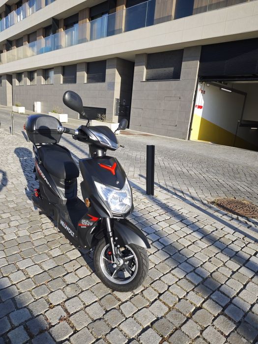 Scooter elétrica