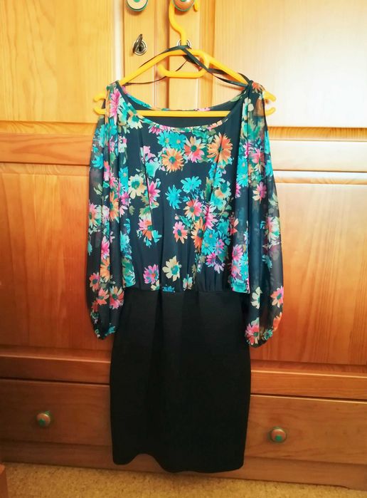 Vestido florido com abertura nos ombros Primark, tamanho 34