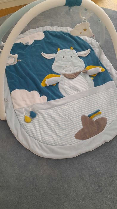 Tapete atividades bebé