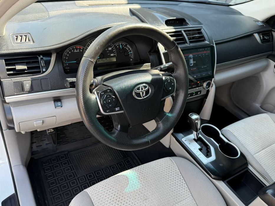 Toyota Camry 2013 2,5 ГБО Обслужена Відмінний стан