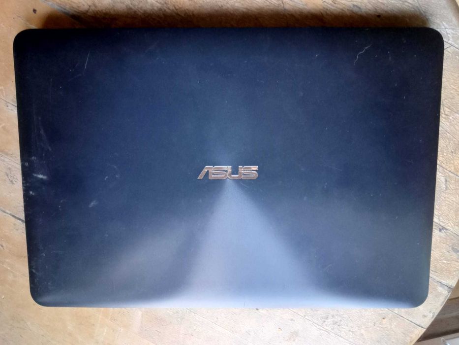 Laptop ASUS R558U