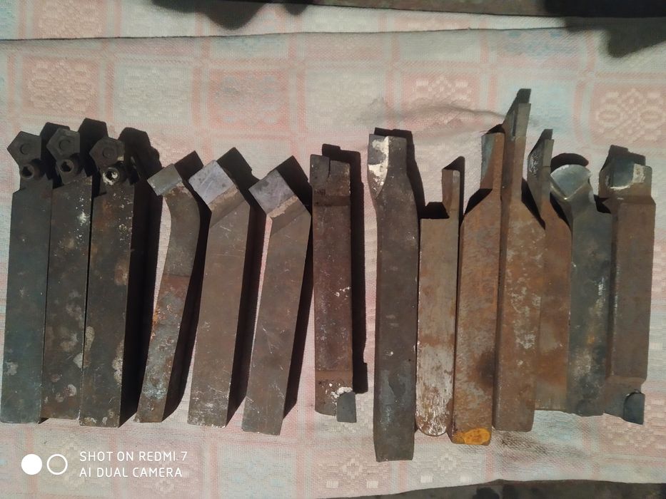 Резцы.  токарные