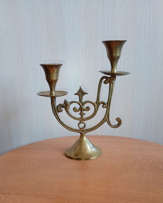 Dwuramienny świecznik 16,5 cm.