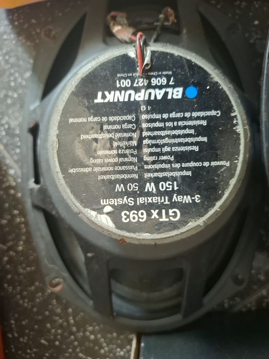 Colunas de som auto