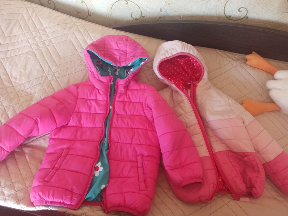 Продам курточки для дівчинки