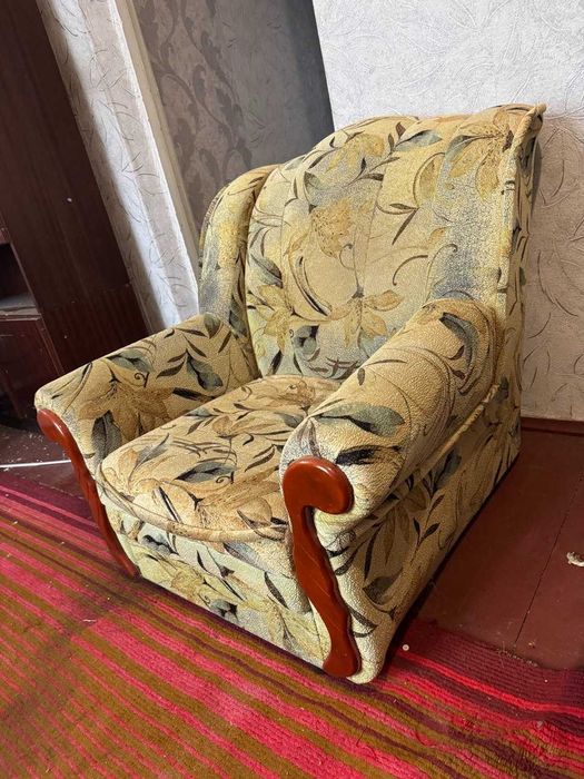 Диван раскладной + 2 кресла