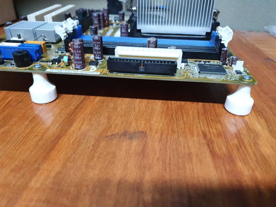Pés apoio / Suportes para motherboards ( Mineração de Raptoreum )