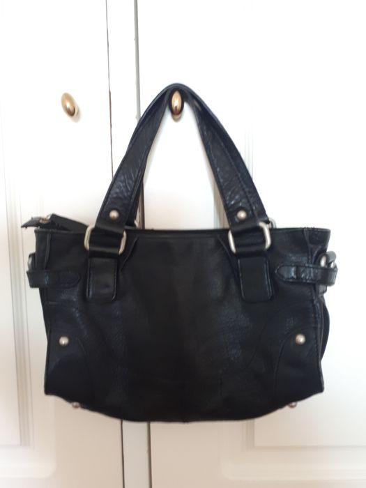 Mala preta de mão/ombro pele verdadeira