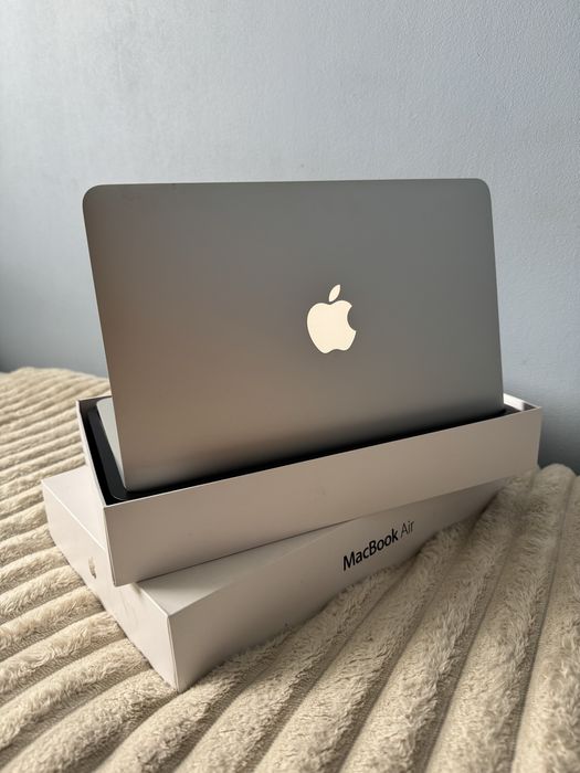 Macbook air 11 early 2014 sprawny 128gb