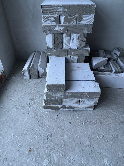 Блоки будівельні вживані