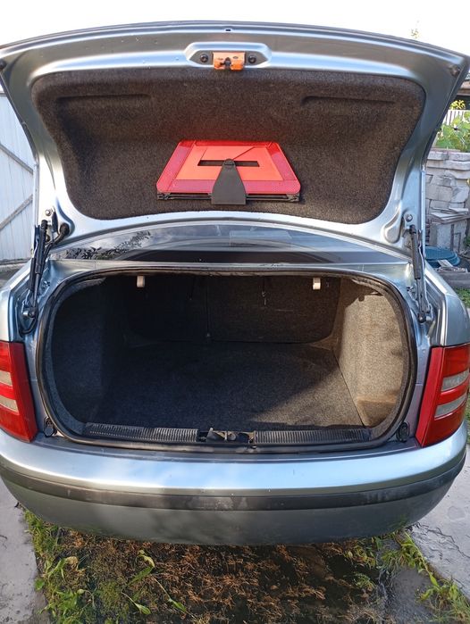 Продам автомобіль Skoda Fabia 2002 року