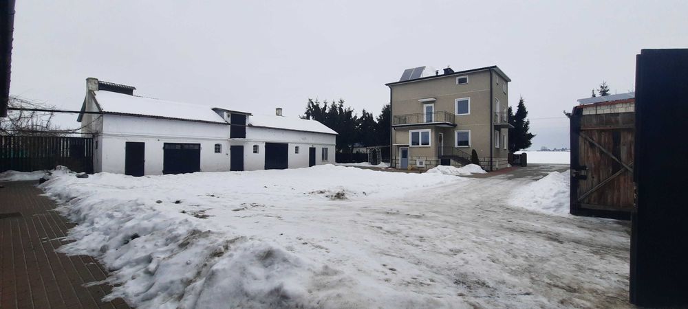 Dom, budynki gospodatcze plus ogród