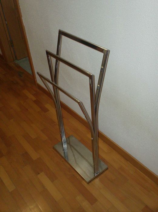 Toalheiro para casa de banho.