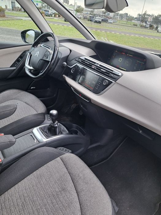 Aluguer Carrinha 7 lugares