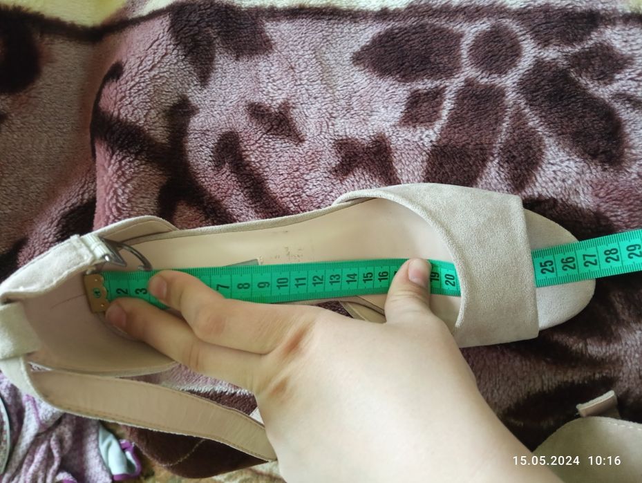 Продам босоніжки 40 розмір