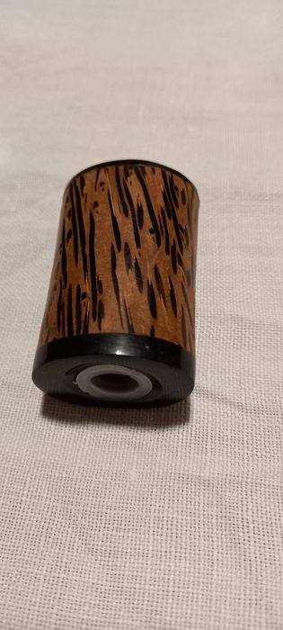 Pimenteiro e saleiro