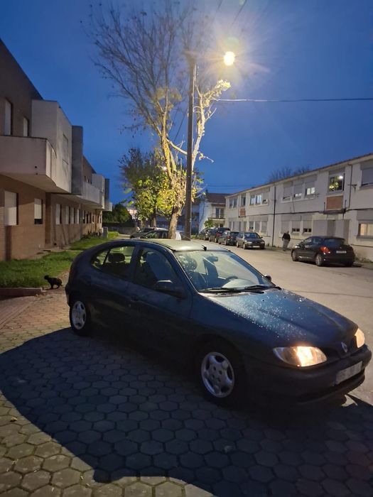 Renault Megane 1998 andando e sem inspeção vendo por 500€