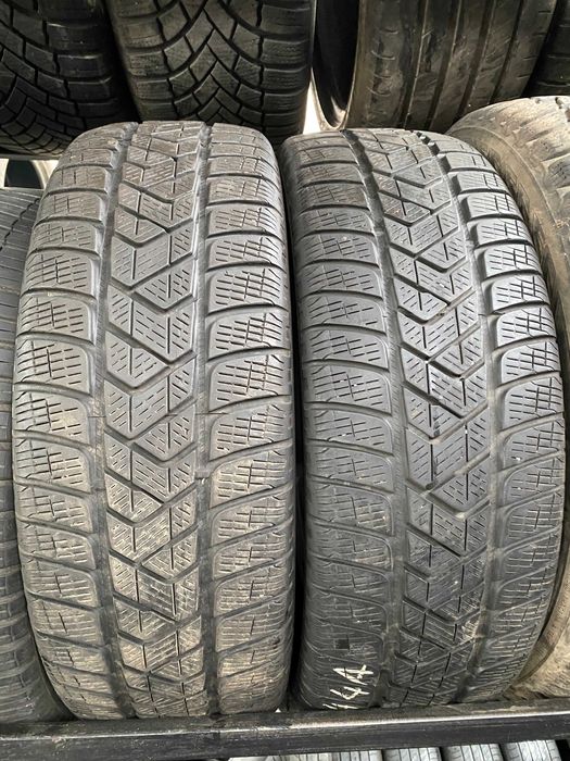 225/60R17 Dwie Używane opony zimowe Pirelli