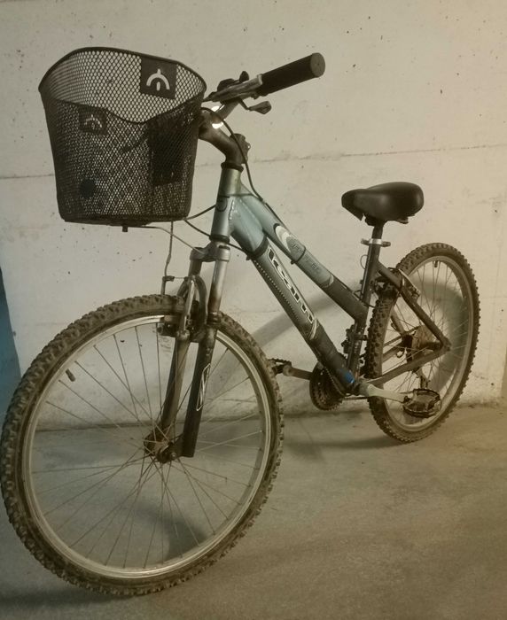 Bicicleta Sra roda 26, estimada e prática, afinada pronta a usar.