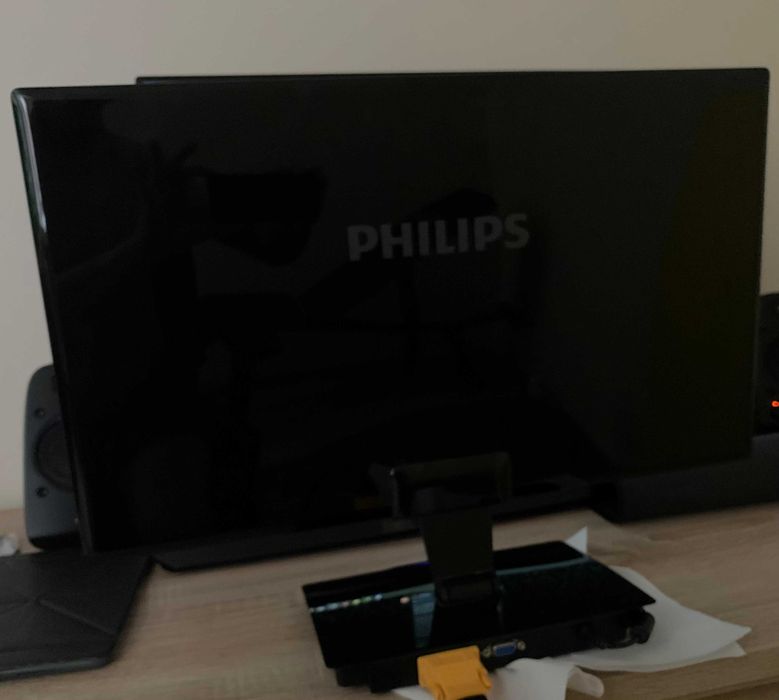 Монитор Philips 23 дюйма (FullHD)