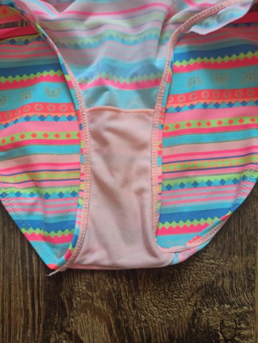 Hm strój kąpielowy dla dziewczynki rozmiar 122/128